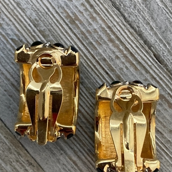 SWAROVSKI Vintage 1990's Black And Gold Classic Gripoix Hoop  - Picture 3 of 5